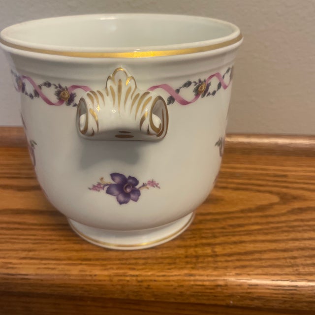 Classical Roman Richard Ginori Florence Italy Cacheport Porcelain Jardeniere For Sale - Image 3 of 6