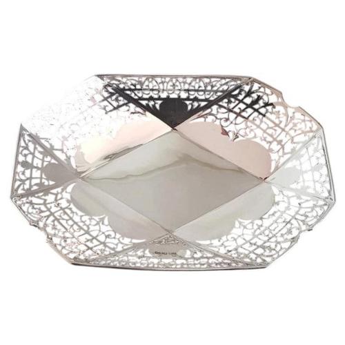 A fine English sterling silver fruit bowl or cake dish by Gladwin Ltd, hallmarked in Sheffield for 1942. Crafted in solid...