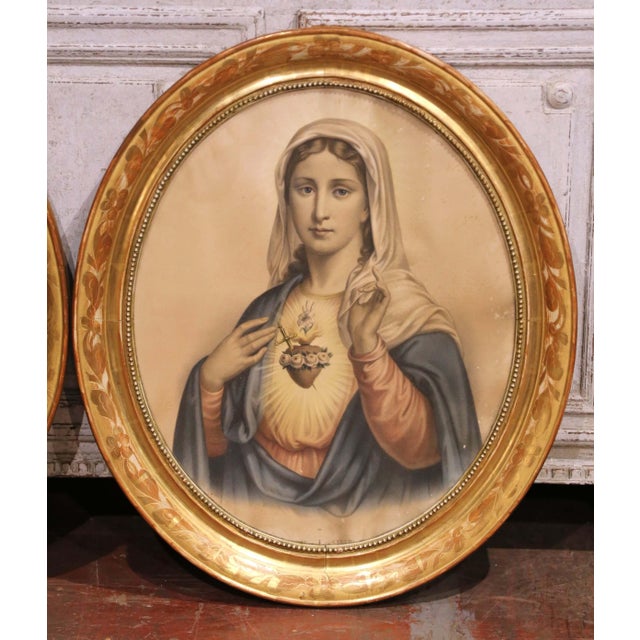 Pair of 19th Century French Sacred Heart Jesus and Mary Oval Giltwood Frames For Sale - Image 4 of 13
