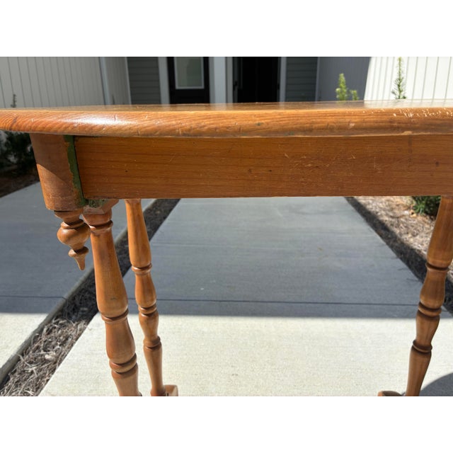 Late 19th Century Grover B. Horton Country Pine Oval Side Table With Turned Spindle Legs & Drop Finials For Sale - Image 4 of 12