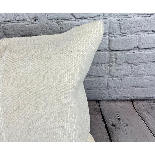 Turkish 20 x 20 Hemp Pillow Turkish Cushion Natural Grayish White Pillow Cushion Cover For Sale - Image 3 of 4