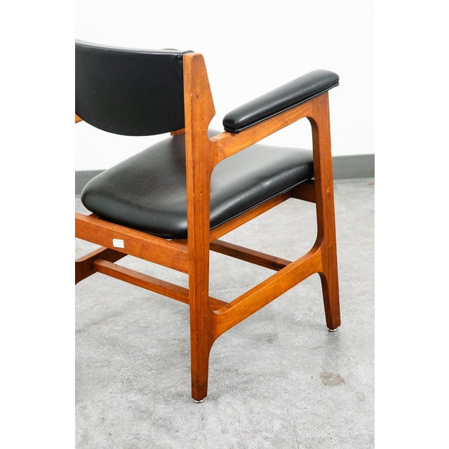 Black Mid Century Modern Lounge Chair Walnut Arms Black Office Armchair Gunlocke Attributed MCM For Sale - Image 8 of 11