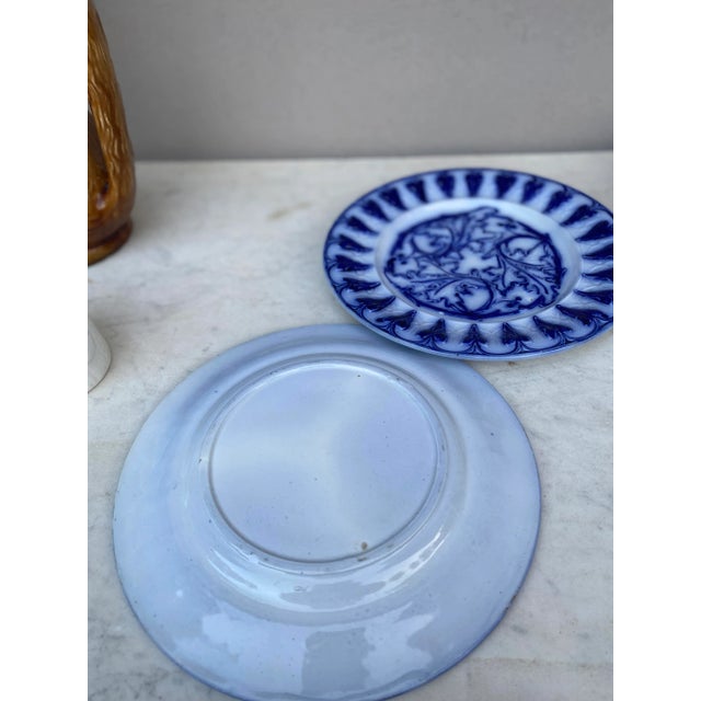 French Blue & White Majolica Acanthus Leaves Plate, Circa 1880 For Sale - Image 4 of 4