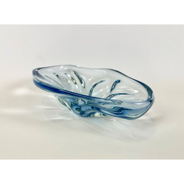 Art Glass Bowl attributed to Josef Hospodka for Chribska Sklarna, 1960s For Sale - Image 6 of 10