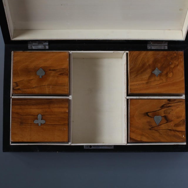 Antique Burlwood Poker Set With Bone Chips in Fitted Gaming Box, 1920s For Sale - Image 4 of 18