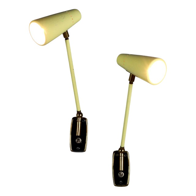 Vintage Wall Lamps in Lacquered Metal from Stilnovo, 1950s, Set of 2 For Sale