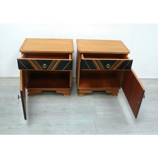 Art Deco Bedside Tables in Oak, Germany, 1940s, Set of 2 For Sale - Image 4 of 8