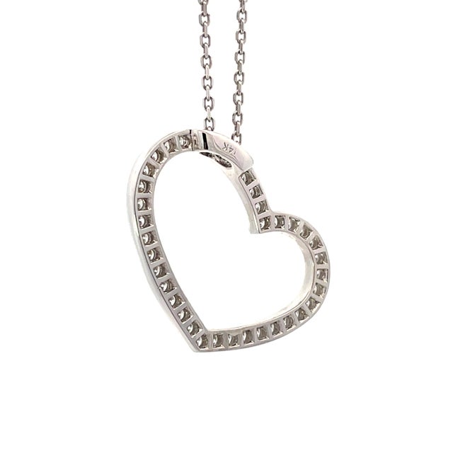14k Gold 1.95 Carat Total Weight Diamond Heart Necklace For Sale - Image 4 of 11