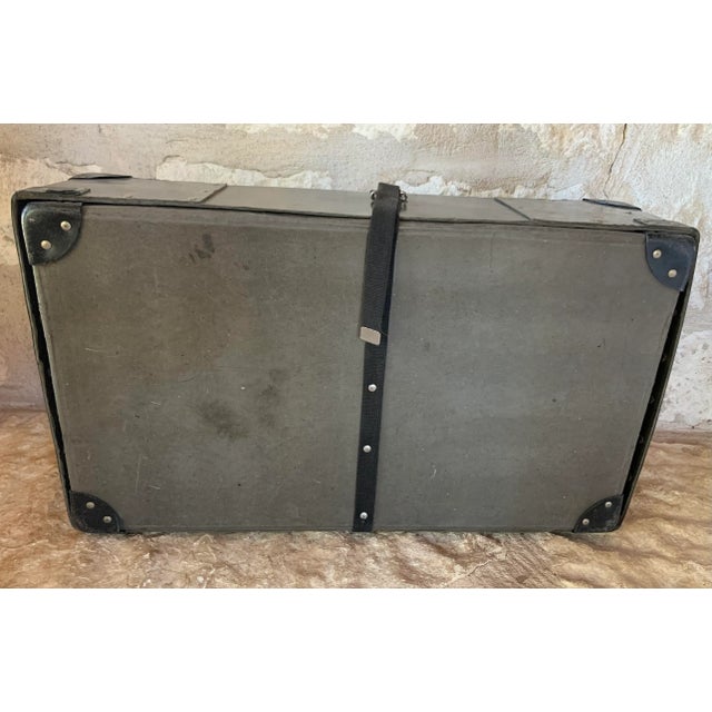 Paper Early 20th Century Vintage English Laundry Mailing Box For Sale - Image 7 of 11