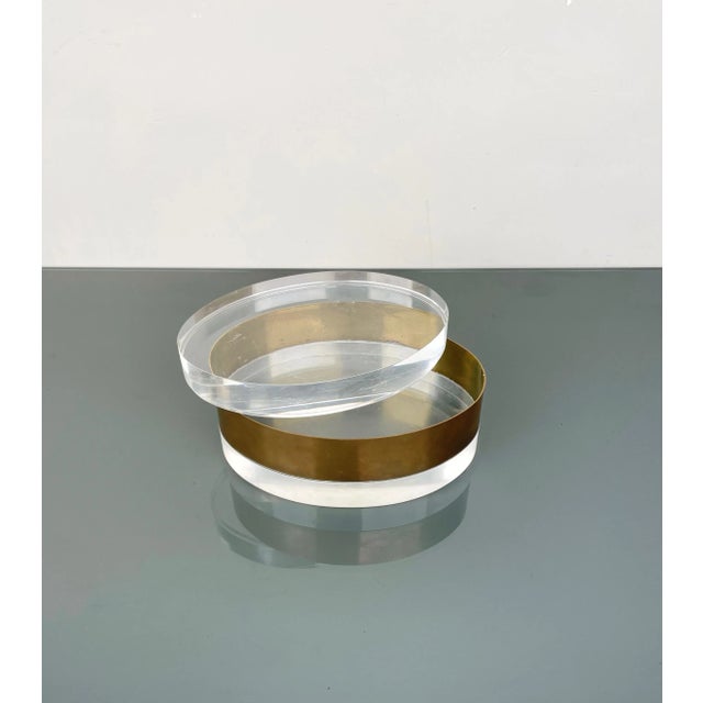 Italian Oval Decorative Box in Acrylic Glass and Brass, 1970s For Sale - Image 4 of 11