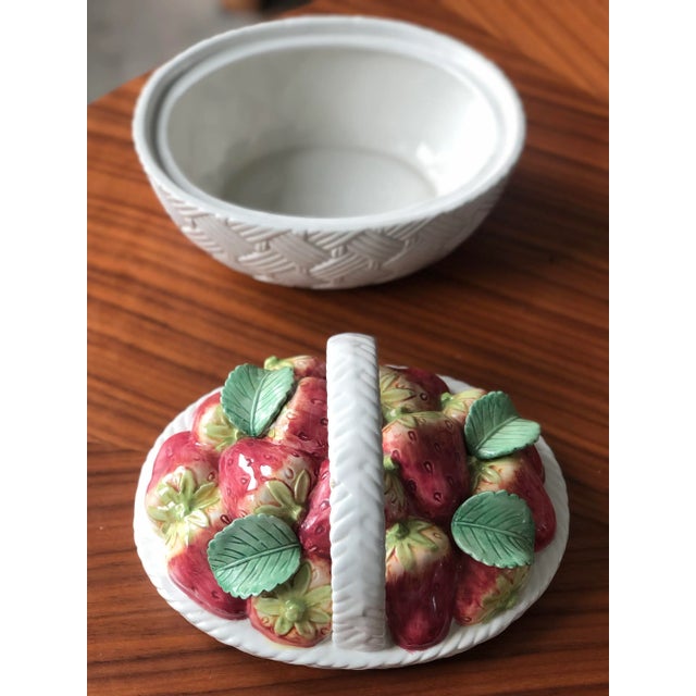 1990s Fitz and Floyd Strawberry Filled Basket Lidded Box For Sale - Image 11 of 12