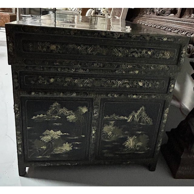 Chinoiserie 1960s Large Chinoiserie Black Laquer Writing Desk For Sale - Image 3 of 4