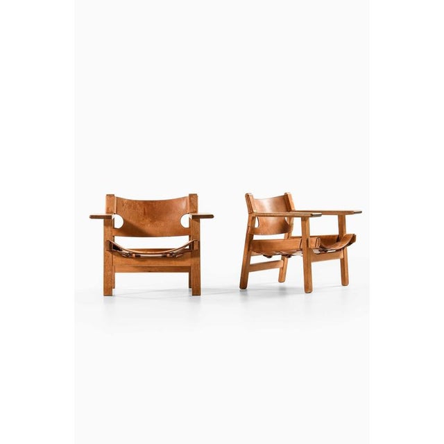 1950s Spanish Chairs in Leather and Oak by Børge Mogensen, 1950s, Set of 2 For Sale - Image 5 of 10