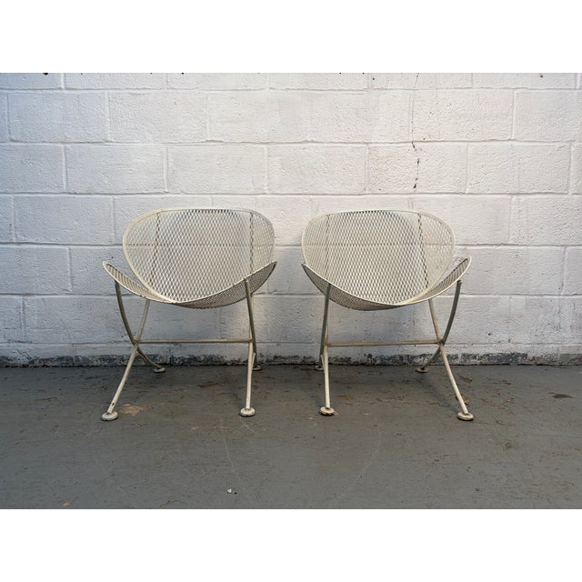 Salterini Mid 20th Century Pair of Italian White Metal Clamshell Outdoor Chairs by Tempestini, Attributed For Sale - Image 4 of 14