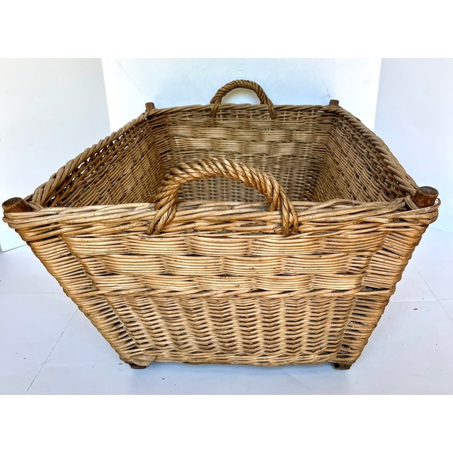 Vintage 1940s European Woven Wicker Rectangular Market Basket For Sale In Dallas - Image 6 of 11