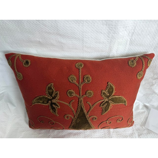 18th Century Italian Silk Velvet Appliqué Pillow For Sale In Los Angeles - Image 6 of 7