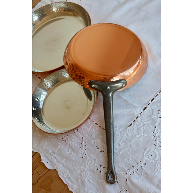Hammered Copper Pans with Iron Handles, 1970s, Set of 3 For Sale - Image 6 of 7