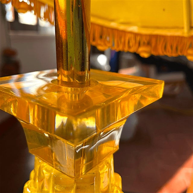 Mid-Century Modern Geometric Amber Acrylic Glass Table Lamp with Hollywood Regency Lampshade, 1960s For Sale - Image 16 of 18