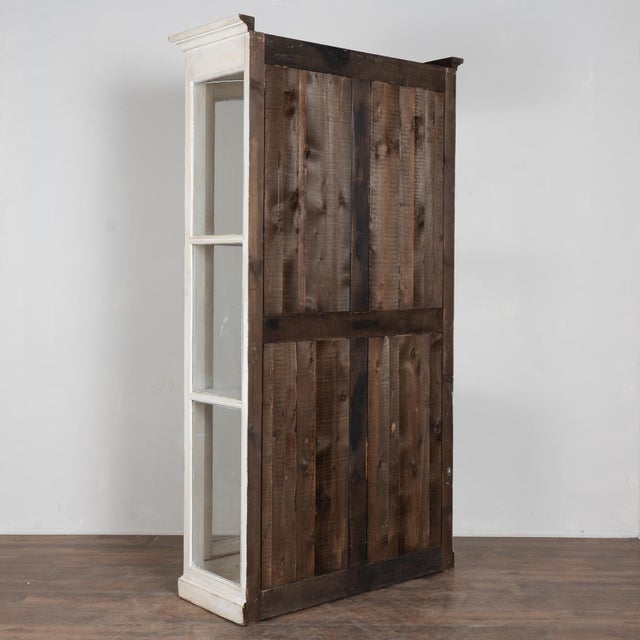 19th-Century French White Painted Oak Bookcase Display Cabinet With Glass Doors For Sale - Image 14 of 14