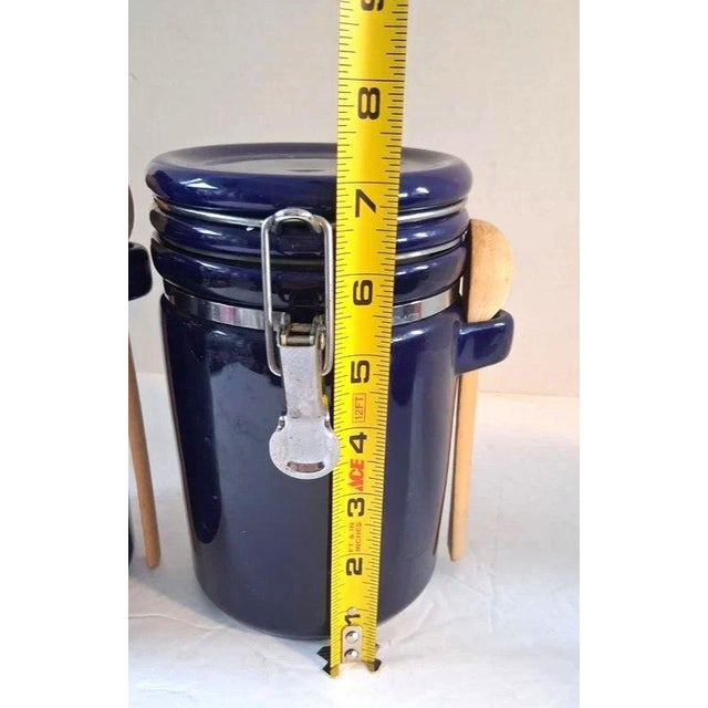 Late 20th Century VTG Gibson Rounded Cobalt Blue Canister Set W/ Original Wooden Scoops! EUC/Mint For Sale - Image 5 of 10