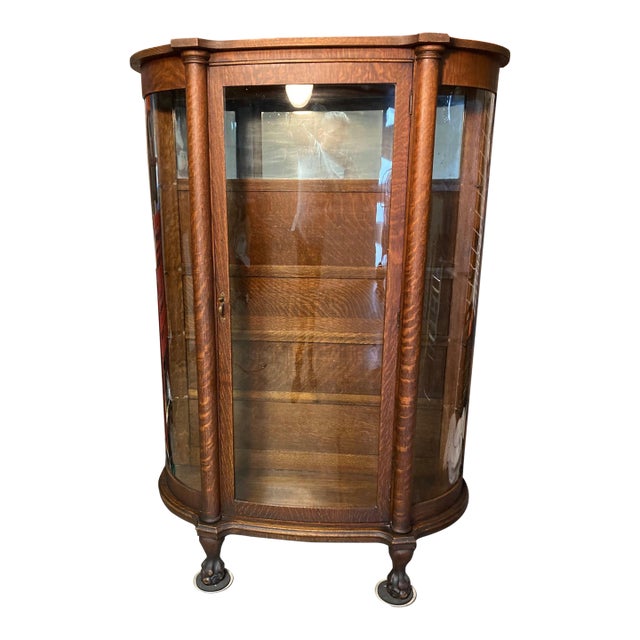 Late 18th Century Quartersawn Oak Curved Glass Curio Cabinet For Sale