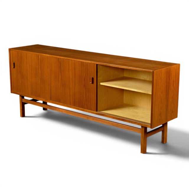 Mid-Century Modern Teak Credenza by Nils Jonsson for Troeds Bjärnum Sweden 1960s For Sale - Image 3 of 12