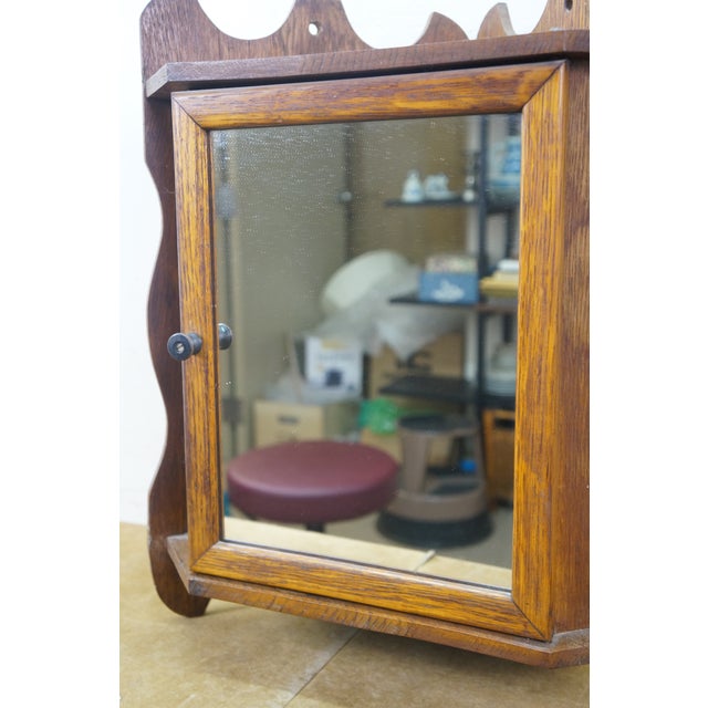 Antique Quartersawn Oak Mirrored Corner Medicine Cabinet Cupboard 20" For Sale - Image 4 of 17