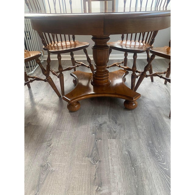 Late 20th Century Ethan Allen Colonial Pedestal Dining Table & 4