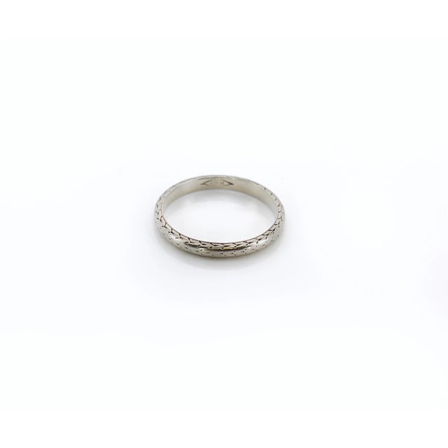 Vintage White Gold Wheat Wedding Band, Size 7.25, Stacking Ring For Sale - Image 4 of 7