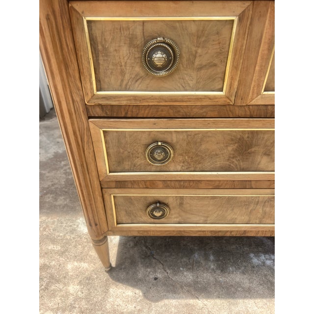 French 19th Century Louis XVI Bleached Walnut Chest of Drawers / Commode For Sale - Image 4 of 12