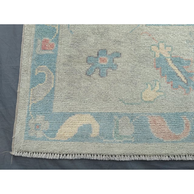 Faded Oushak Wool Rug – Ivory/Blue – 8′9″ × 12′0″ For Sale - Image 4 of 9