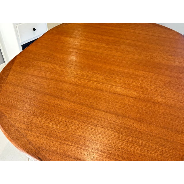 Scandinavian Extendable Dining Table in Teak attributed to Niels Otto (N. O.) Møller for CS Mobelfabrik, Denmark, 1960 For Sale - Image 16 of 18