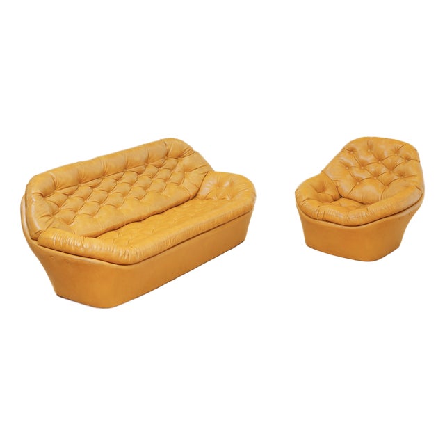 Sculptural 1970s Tufted Camel Lounge Chair & Sofa Set For Sale
