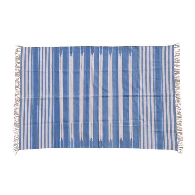 Ivy Rug, 5x8, Cornflower Blue & White For Sale