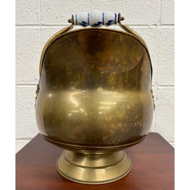 Early 20th Century Vintage Brass Coal Scuttle With Lion Head Accents For Sale - Image 5 of 8