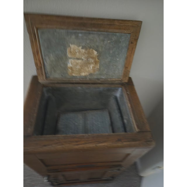 Turn of the 20th Century Oak Ice Chest For Sale In Palm Springs - Image 6 of 6