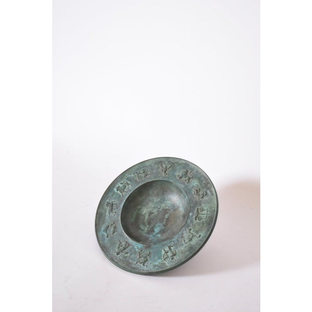 1940s Circular Neoclassical Bronze Plate, 1940s For Sale - Image 5 of 5