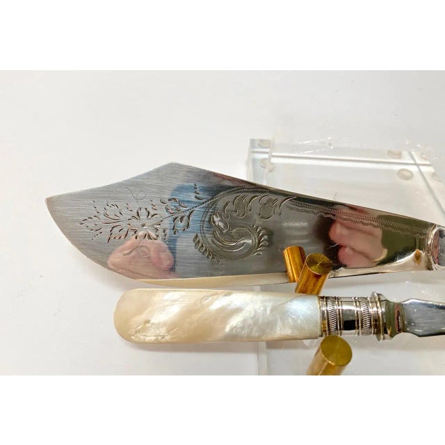 Late 19th Century Mother-Of-Pearl Handled Fish Slice & Fork For Sale In Los Angeles - Image 6 of 8
