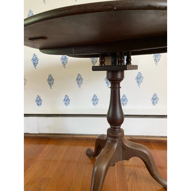 Antique Mid-1700s British Rococo Mahogany Tilt-Top Table For Sale In Richmond - Image 6 of 12