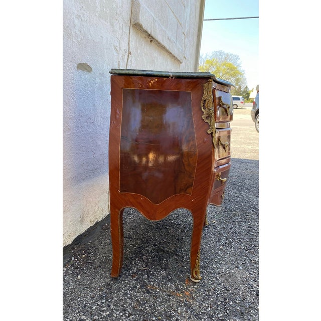 French Mid 19th Century French 3 Drawer Bombe Chest For Sale - Image 3 of 5