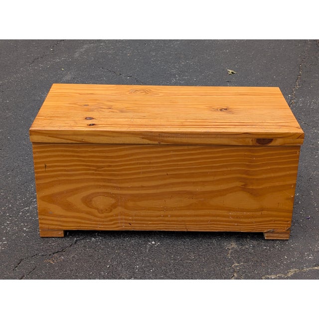 Mid-Century Modern Vintage Cedar Blanket Chest For Sale - Image 3 of 9