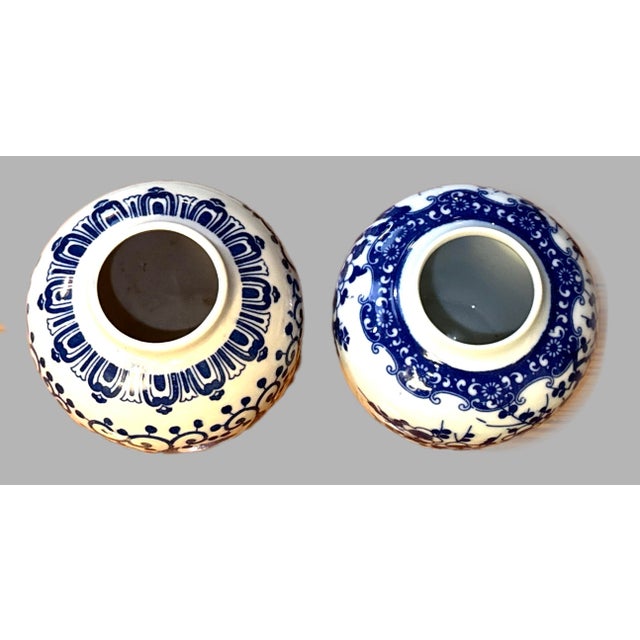 Ceramic Mid 20th Century Small Blue and White Chinoiserie Porcelain Jars - A Pair For Sale - Image 7 of 11