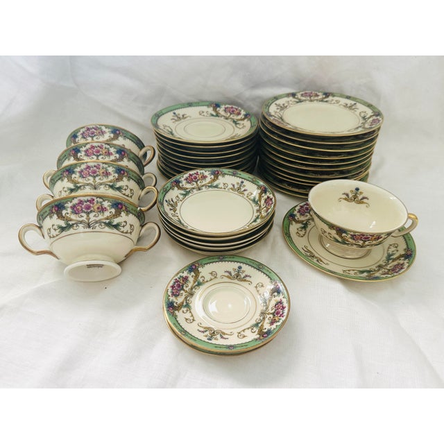 1930s Vintage Black Knight "Hathaway" 34 Piece China Set For Sale - Image 5 of 11