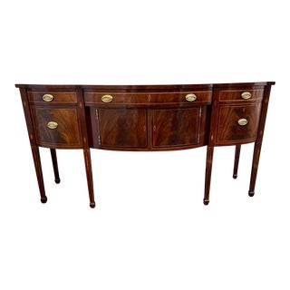 Late 20th Century Kindel Furniture Federal Style Mahogany Inlaid Sideboard With Glass Top and Key. For Sale