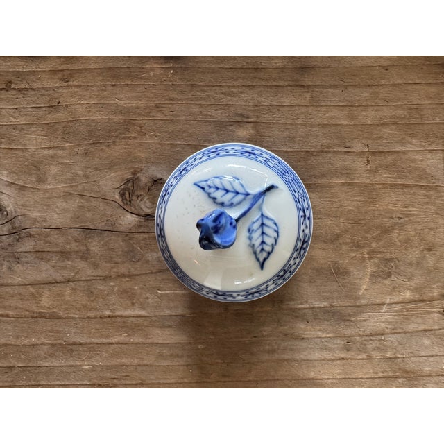 Traditional Hutschenreuther Blue Onion Miniature Porcelain Covered Dish, Germany For Sale - Image 3 of 4