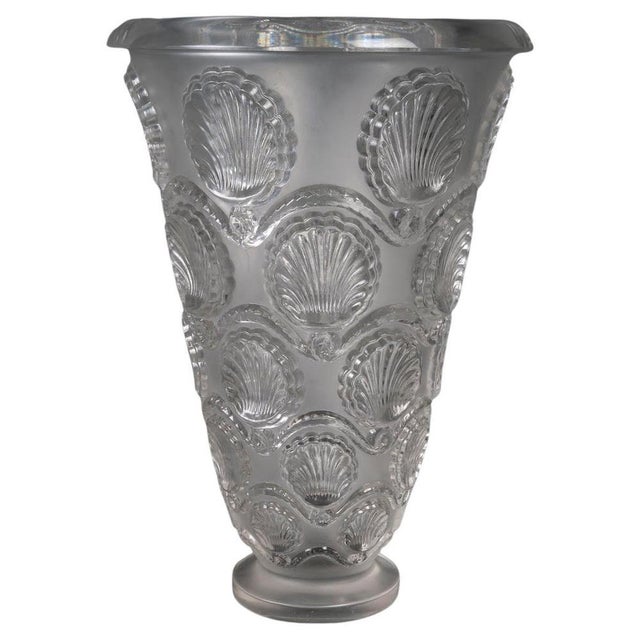 Glass Crystal Vase from Lalique, 20th Century For Sale - Image 7 of 7