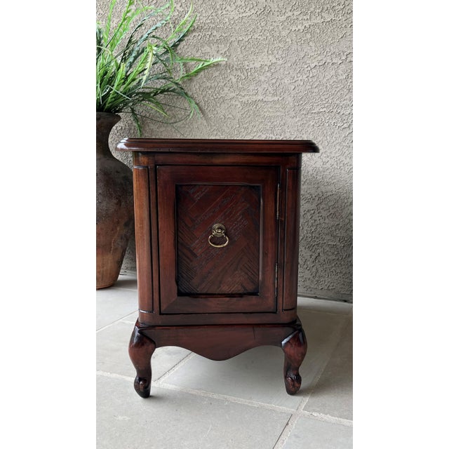 Excellent Pre-Owned Condition. With its French Country look-and-feel, this mahogany wood beauty exudes an inimitable...