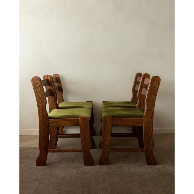 1970s Brutalist Oak Razorback Dining Chairs with Green Velvet, 1970s, Set of 4 For Sale - Image 5 of 18