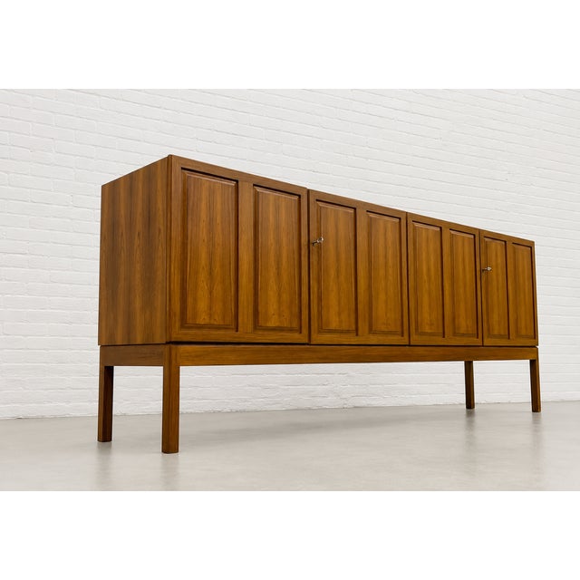 Extra Long Mid Century Modern Rosewood Credenza / Media Stand, C. 1960's For Sale - Image 14 of 16
