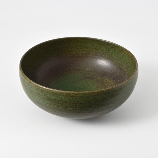 Mid-Century Modern Green Studio Pottery Bowl by Antonio Lampecco, 1976 For Sale - Image 3 of 10
